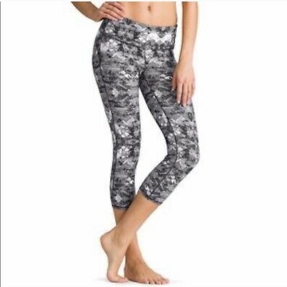 Athleta Gray Skirt & Capri Leggings Bundle, XS - Picture 5 of 7